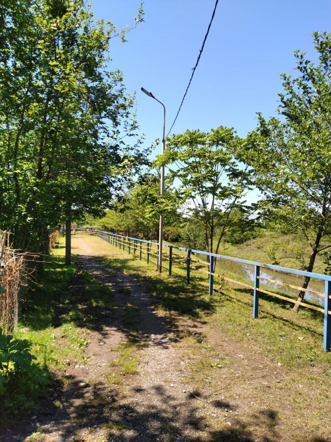 Апарт-Отель "У Речки" Kuchkisabano Esterno foto